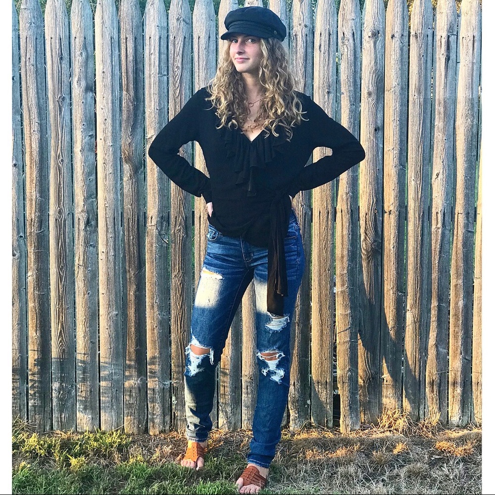 The Riley Ruffled Black Top - Picture 3 of 5